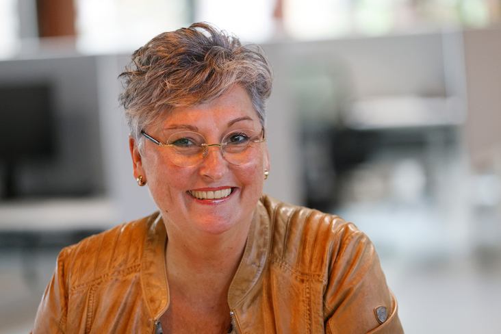 Ildik&oacute; Kalm&aacute;r, HelloFlex group